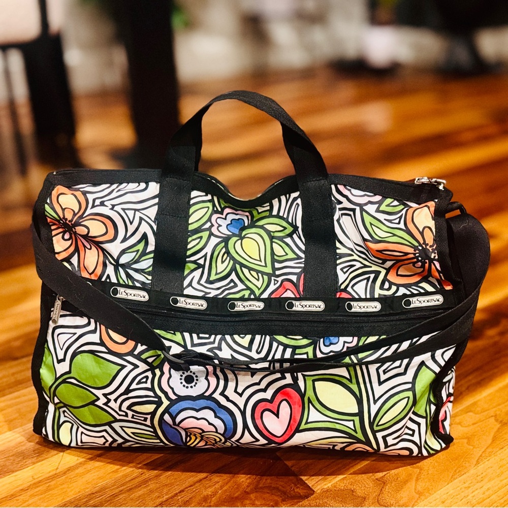 RARE Lesportsac Multicolor Floral Deluxe Large Weekender Duffle Travel Gym Bag